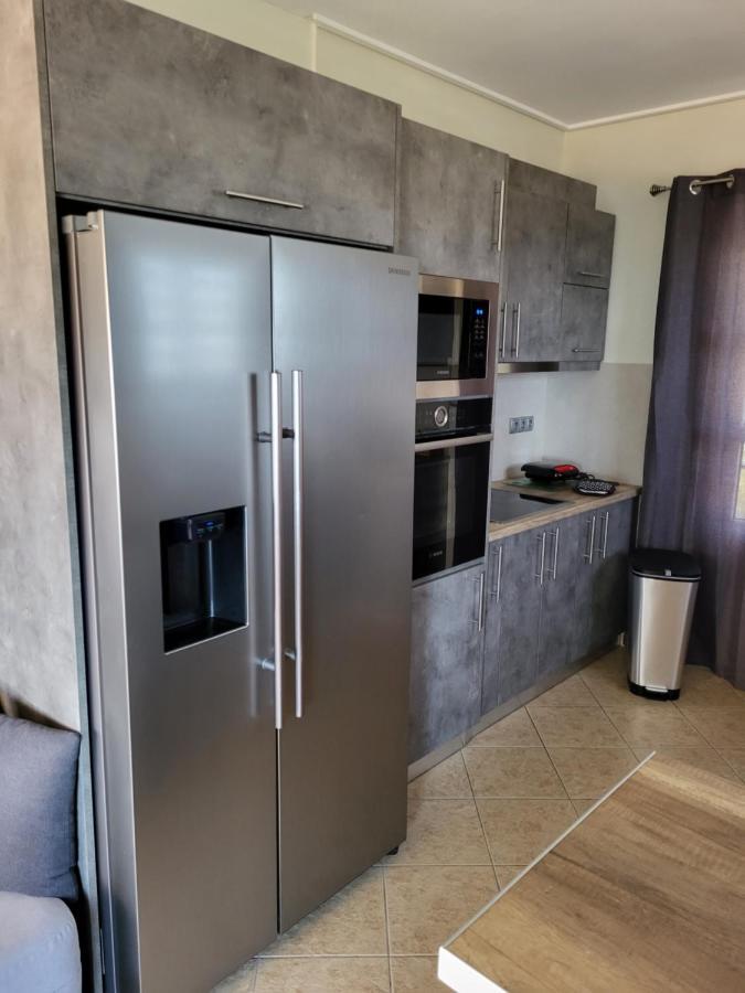 "Stergiou Luxury Apartment 2Nd Floor" Με Κοινη Πισινα Saronida Eksteriør billede
